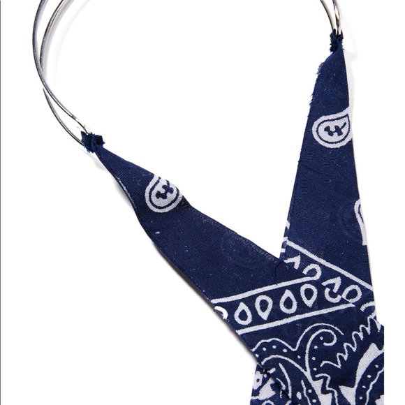 DOLLSKILL Bandana Choker - Picture 3 of 4